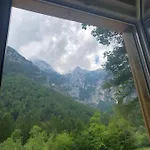 Skalca Počitniška hiša *
